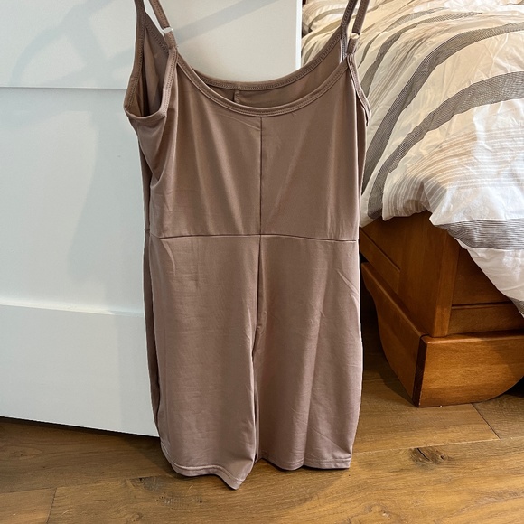 Light brown romper - Picture 1 of 2